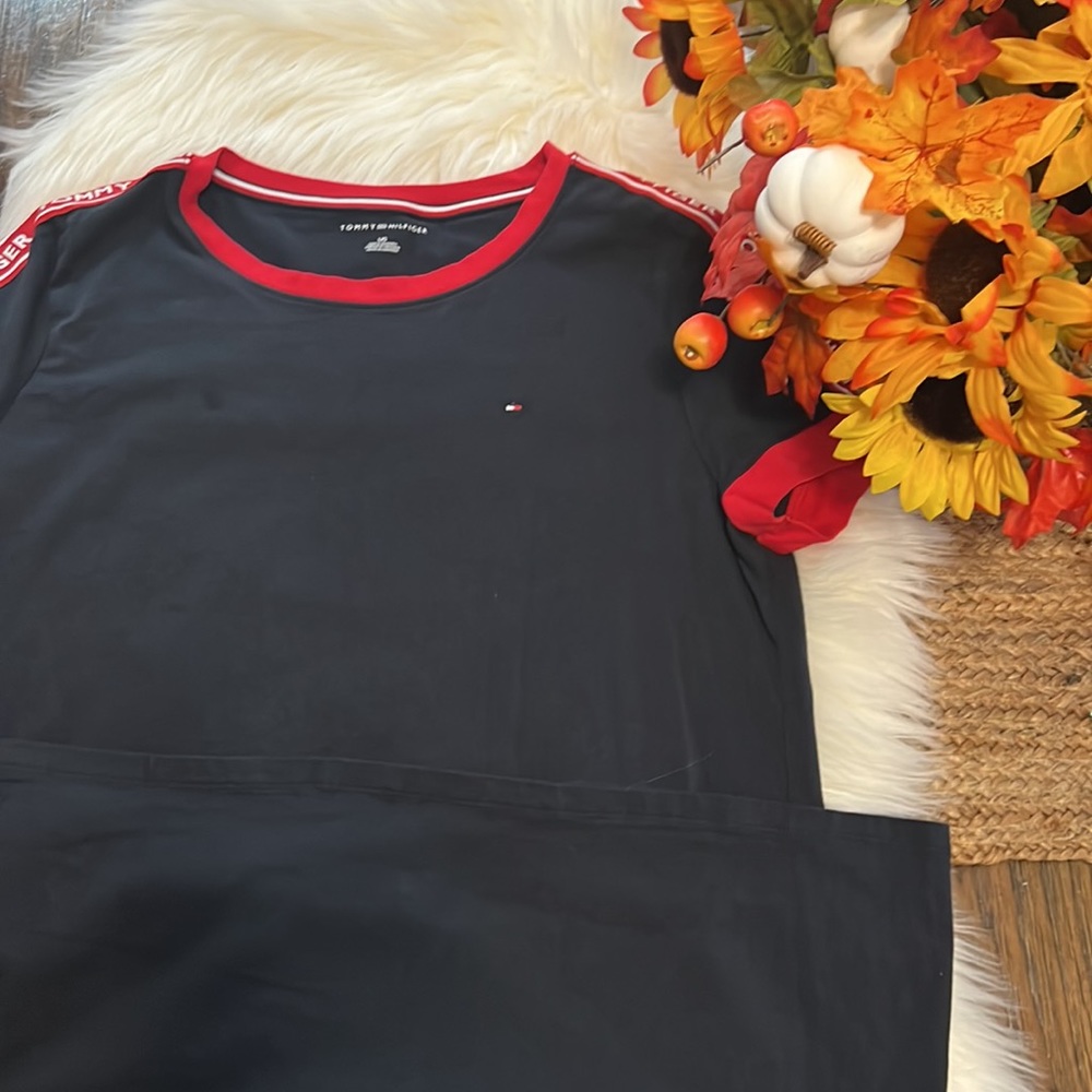 Tommy Hilfiger t shirt. dress in navy blue